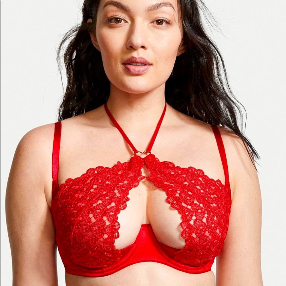 VS Valentines Unlined Sweet Heart Lace Halter Bra- never worn- 36c